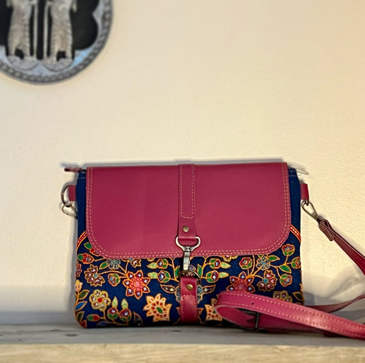 Yara Crossbody (Berry)