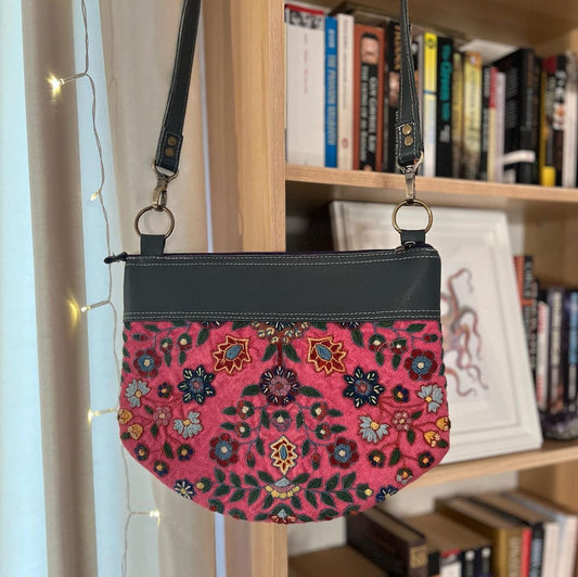 Shadi Crossbody
