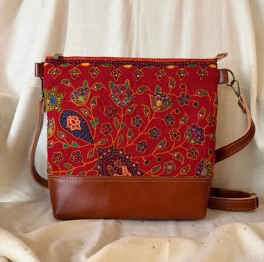 Laleh Crossbody (Ruby)