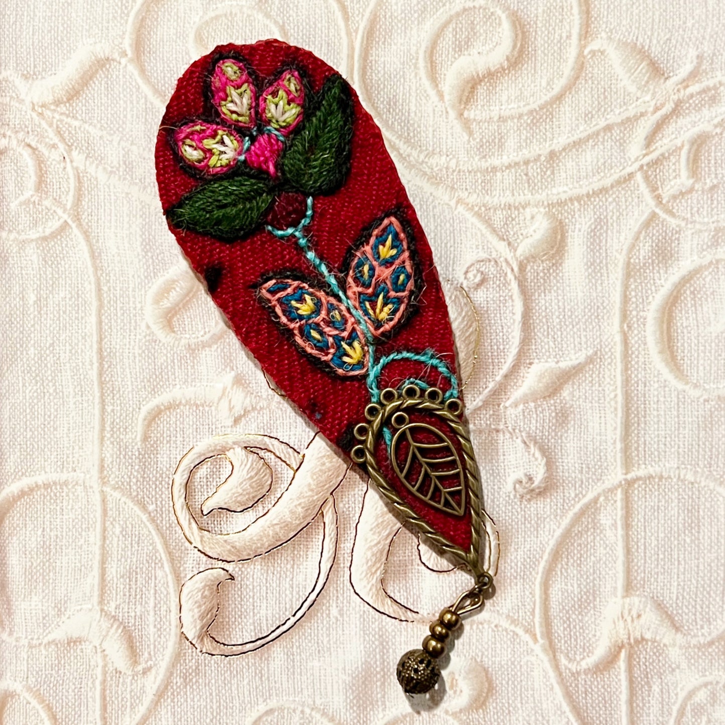 Brooch 004